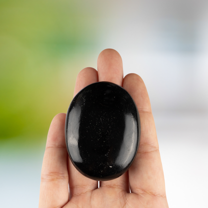 Black Obsidian Palm Stone Crystal - Natural Healing Stone for Anxiety Relief & Meditation - Polished Black Obsidian Worry Stone - Spiritual Gift