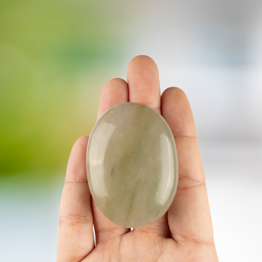 Green Aventurine Palm Stone Crystal - Natural Healing Stone for Anxiety Relief & Meditation - Polished Green Aventurine Worry Stone - Spiritual Gift