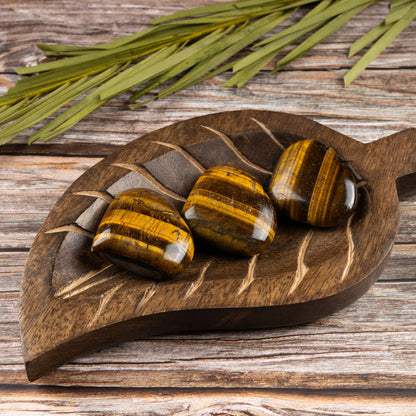 Tiger Eye Heart Palm Stone Crystal - Natural Healing Stone for Anxiety Relief & Meditation - Polished Tiger Eye Worry Stone - Spiritual Gift