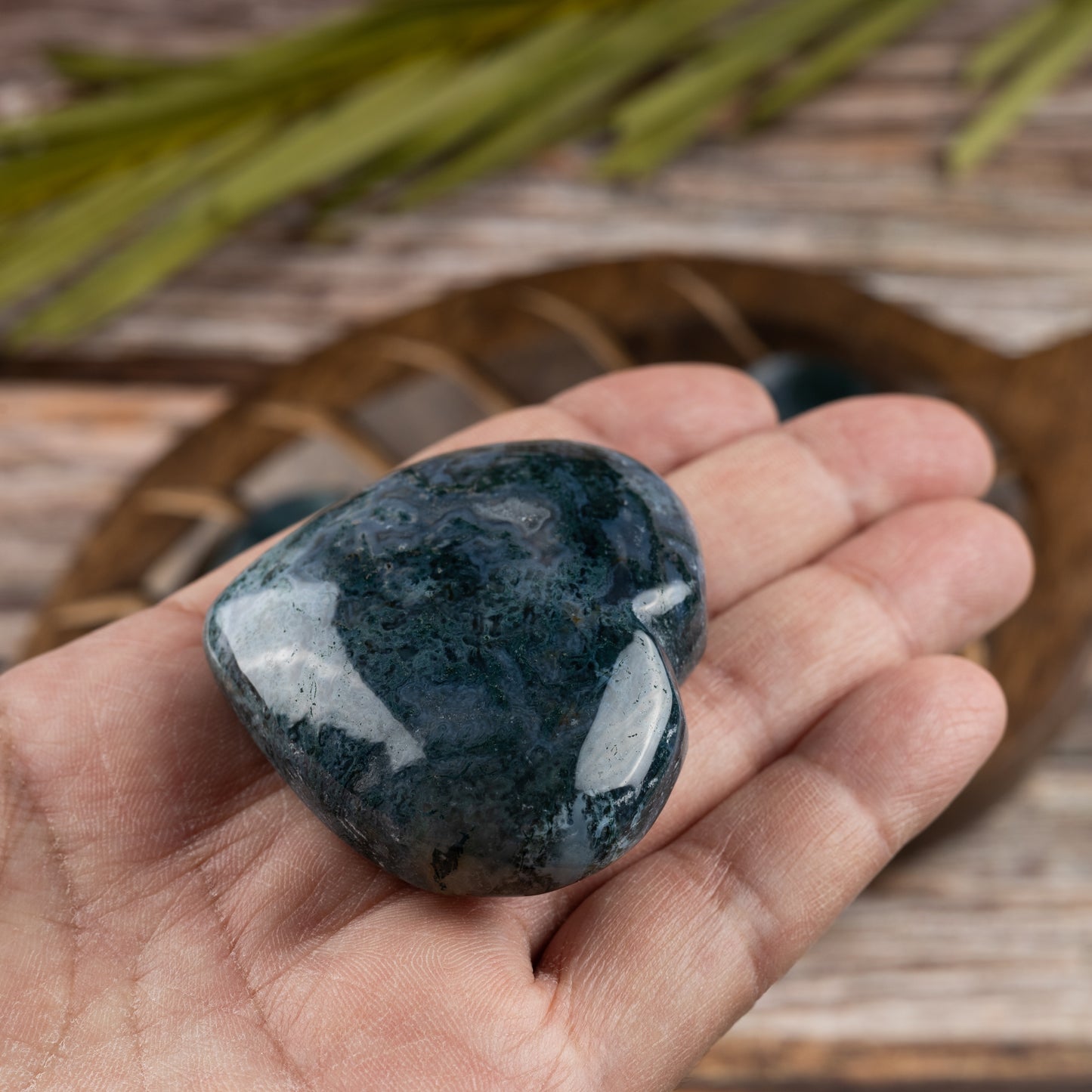 Moss Agate Heart Palm Stone Crystal - Natural Healing Stone for Anxiety Relief & Meditation - Polished Moss Agate Worry Stone - Spiritual Gift