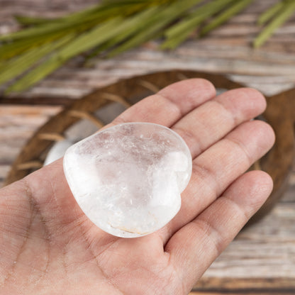 Clear Quartz Heart Palm Stone Crystal - Natural Healing Stone for Anxiety Relief & Meditation - Polished Clear Quartz Worry Stone - Spiritual Gift