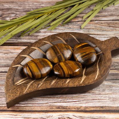 Tiger Eye Palm Stone Crystal - Natural Healing Stone for Anxiety Relief & Meditation - Polished Tiger Eye Worry Stone - Spiritual Gift