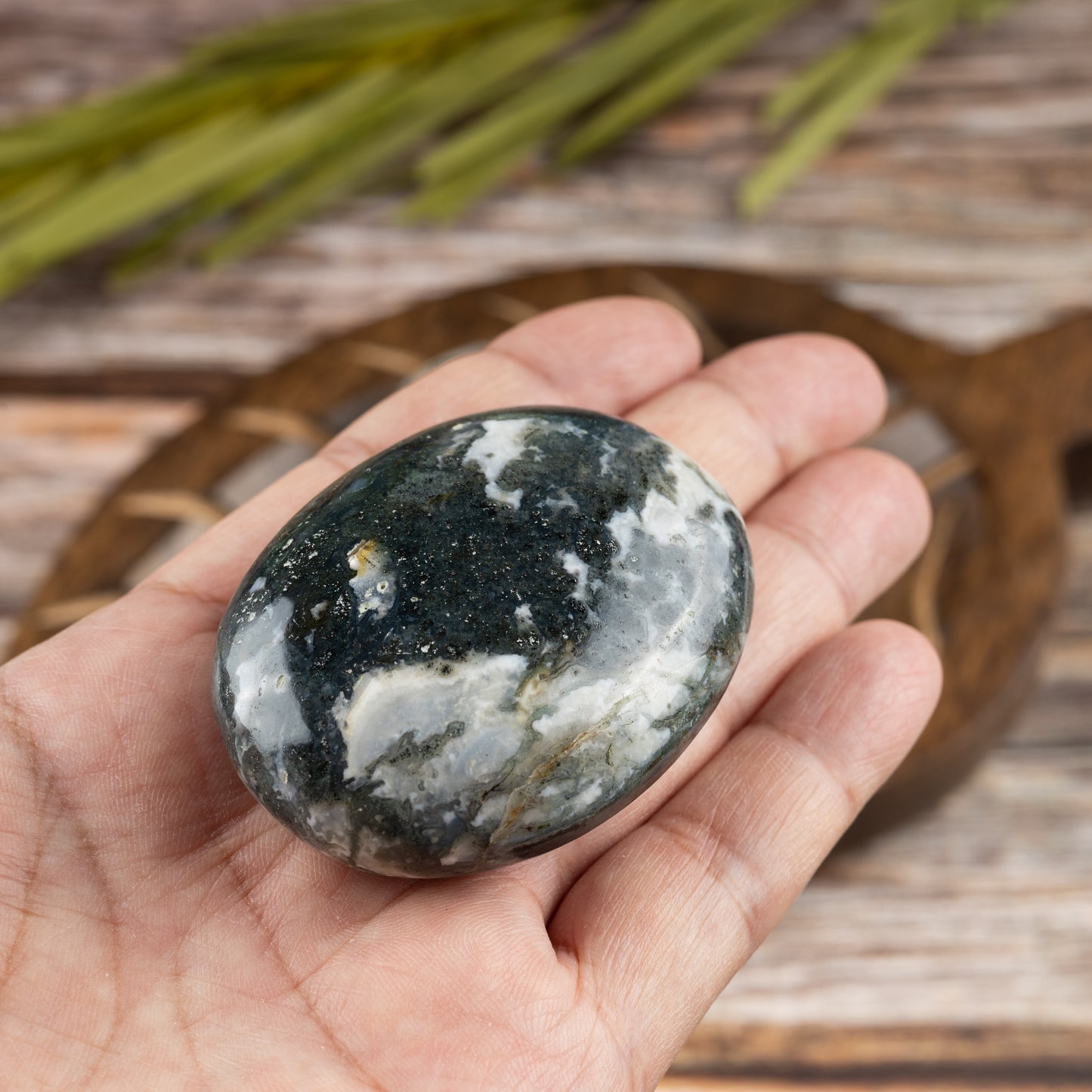 Moss Agate Palm Stone Crystal - Natural Healing Stone for Anxiety Relief & Meditation - Polished Moss Agate Worry Stone - Spiritual Gift