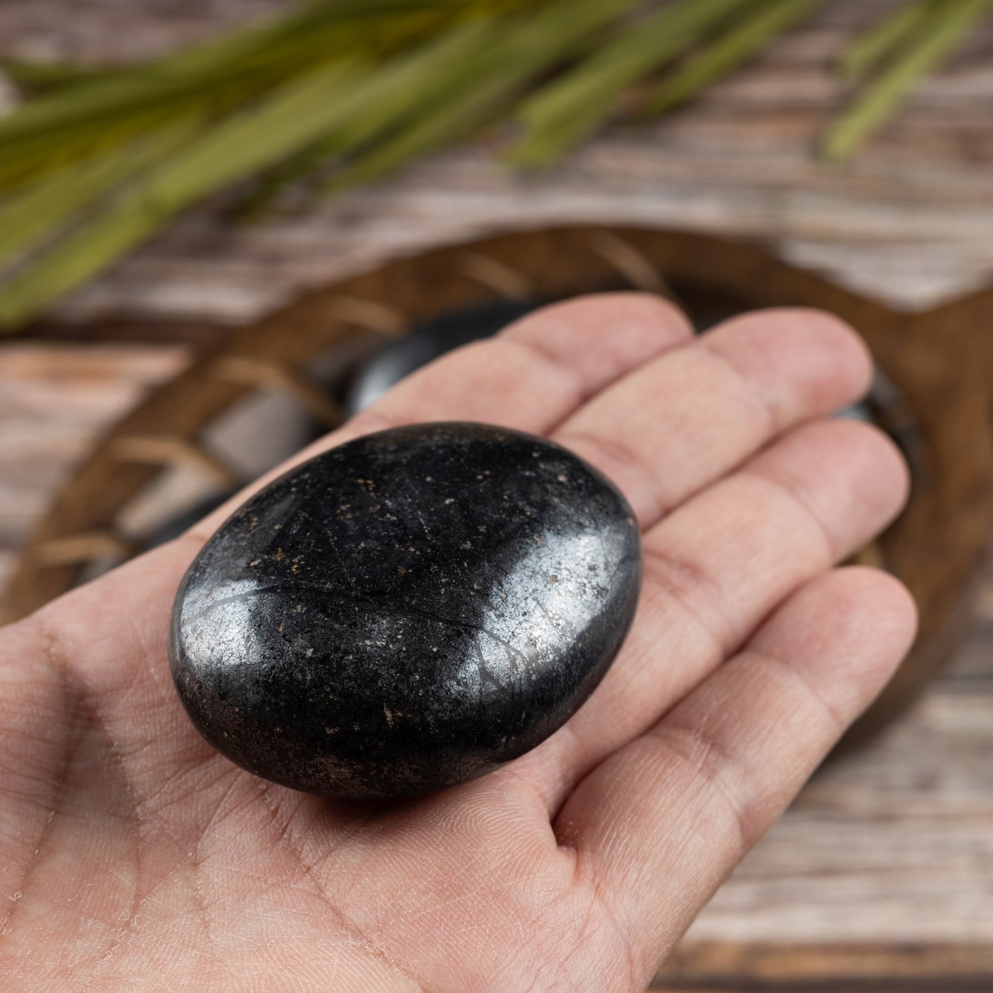 Hematite Palm Stone Crystal - Natural Healing Stone for Anxiety Relief & Meditation - Polished Hematite Worry Stone - Spiritual Gift