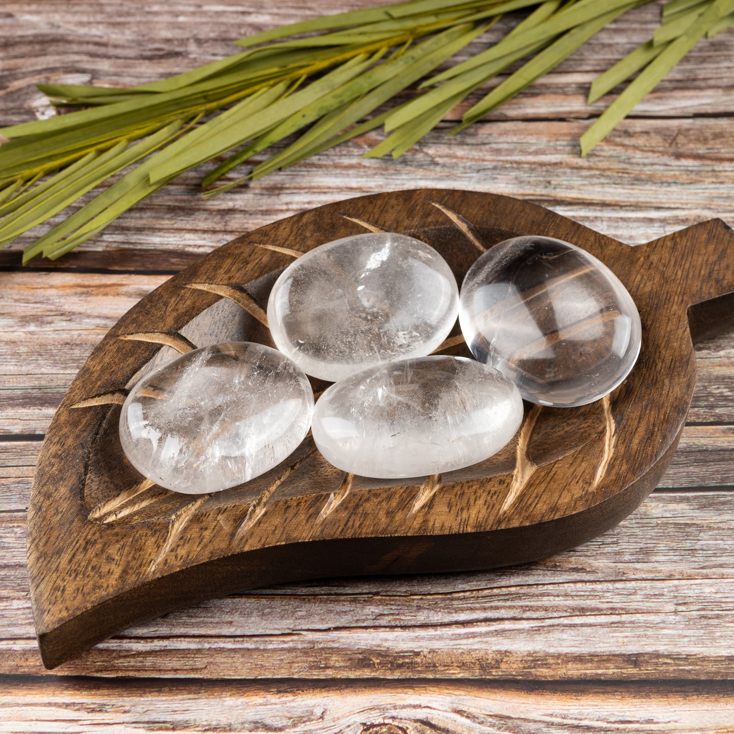 Clear Quartz Palm Stone Crystal - Natural Healing Stone for Anxiety Relief & Meditation - Polished Clear Quartz Worry Stone - Spiritual Gift