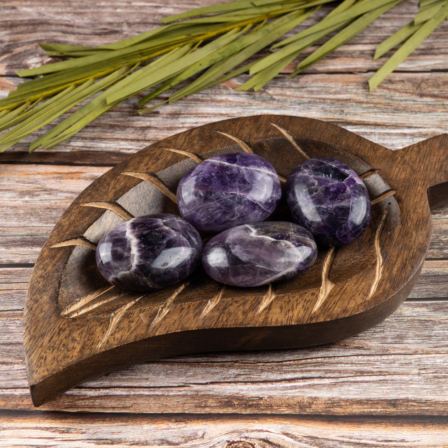 Amethyst Palm Stone Crystal - Natural Healing Stone for Anxiety Relief & Meditation - Polished Amethyst Worry Stone - Spiritual Gift