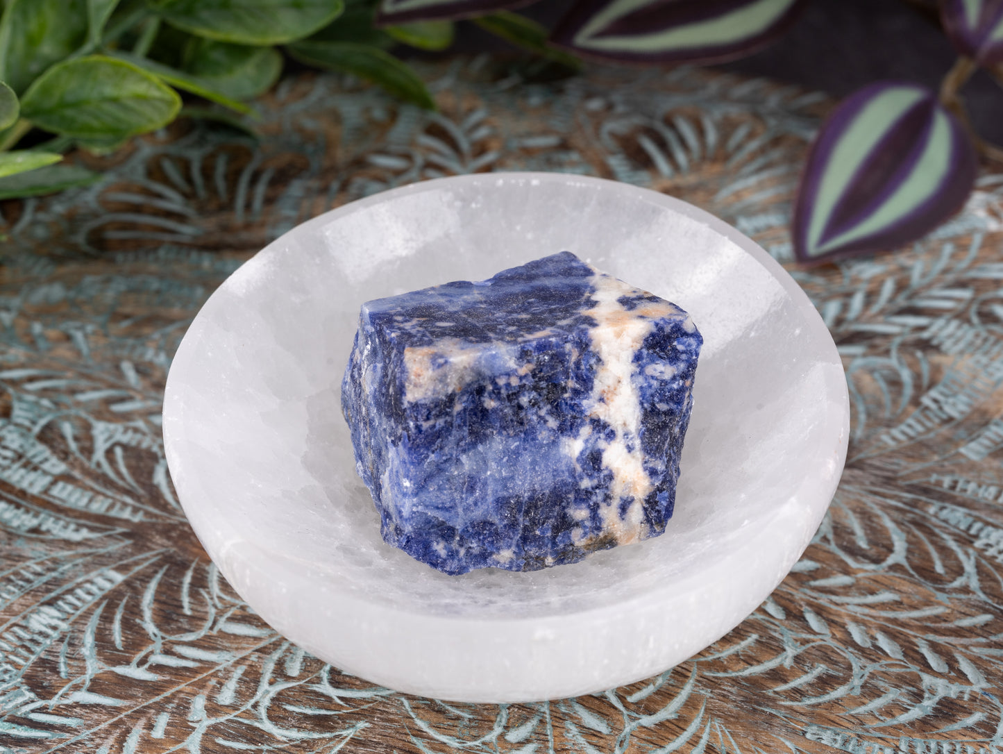 Sodalite Raw Crystal Stone - Healing Crystals and Stones for Meditation, Reiki, and Chakra Decor - Spiritual Gifts for Women, Men - Reiki Supplies and Zen Decor