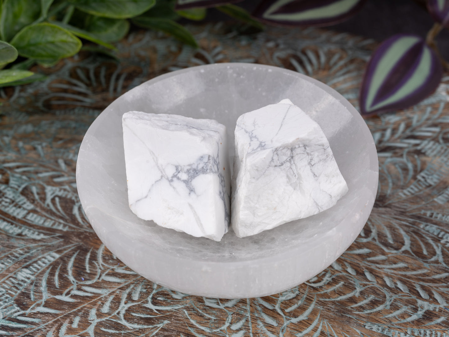 White Howlite Raw Crystal Stone - Healing Crystals and Stones for Meditation, Reiki, and Chakra Decor - Spiritual Gifts for Women, Men - Reiki Supplies and Zen Decor