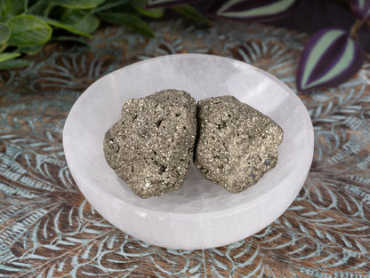 Pyrite Raw Crystal Stone - Healing Crystals and Stones for Meditation, Reiki, and Chakra Decor - Spiritual Gifts for Women, Men - Reiki Supplies and Zen Decor