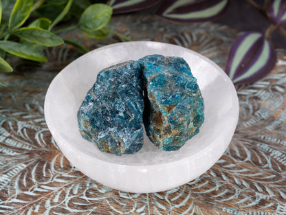 Blue Apatite Raw Crystal Stone - Healing Crystals and Stones for Meditation, Reiki, and Chakra Decor - Spiritual Gifts for Women, Men - Reiki Supplies and Zen Decor