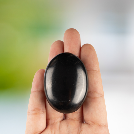 Shungite Palm Stone Crystal - Natural Healing Stone for Anxiety Relief & Meditation - Polished Shungite Worry Stone - Spiritual Gift