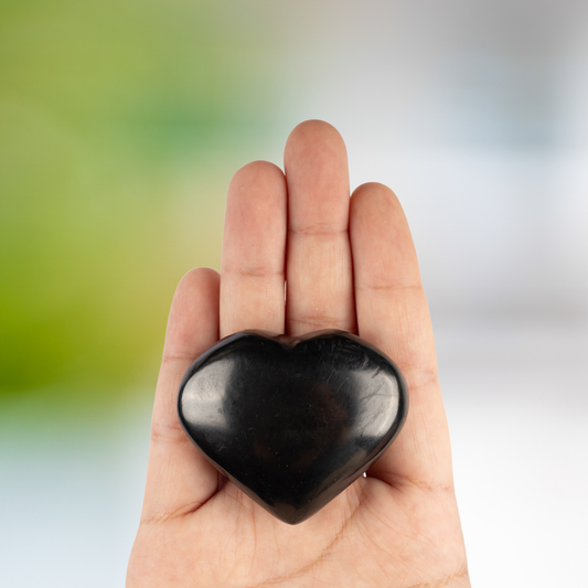 Shungite Heart Palm Stone Crystal - Natural Healing Stone for Anxiety Relief & Meditation - Polished Shungite Worry Stone - Spiritual Gift